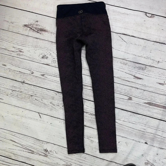 CALIA by Carrie Underwood Purple & Black Snakeskin Leggings in Size xs - Picture 4 of 9